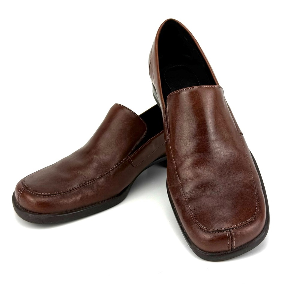 Naturalizer Women Slip On Brown Leather Loafer size 5M